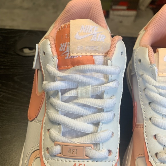 Air Force 1 shadow - Picture 5 of 8